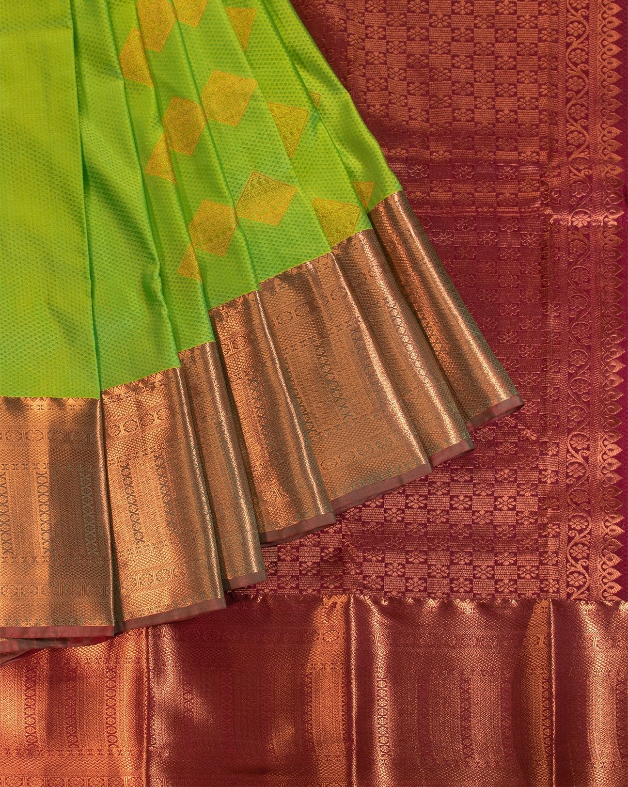 Parrot Green Kanchipuram Silk Saree - swayamvara silks